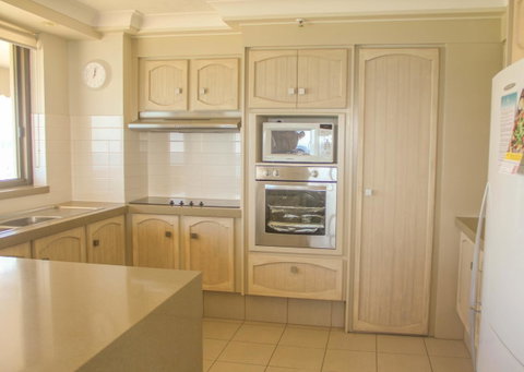 De Ville Apartments - Holiday Byron Bay 11