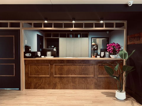 Woodroffe Hotel - Holiday Byron Bay 1