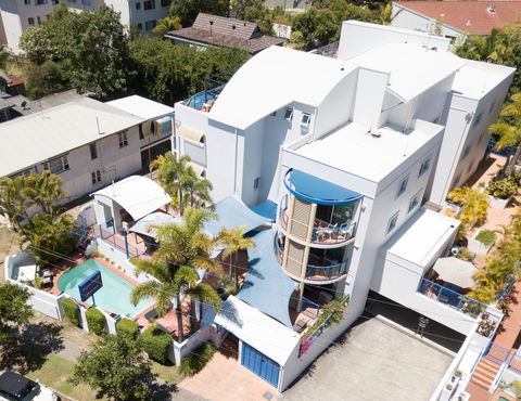 Surfers Beach Resort One - Holiday Byron Bay 1