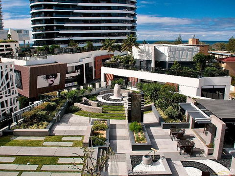 Luxury 3 Bedroom In Heart Of Broadbeach - Holiday Byron Bay 7