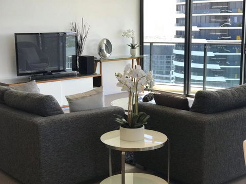 Luxury 3 Bedroom In Heart Of Broadbeach - Holiday Byron Bay 18