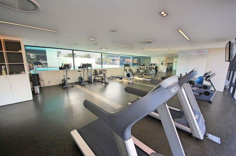 Luxury 3 Bedroom In Heart Of Broadbeach - Holiday Byron Bay 9