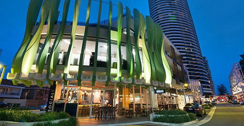 Luxury 3 Bedroom In Heart Of Broadbeach - Holiday Byron Bay 10