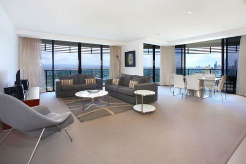 Luxury 3 Bedroom In Heart Of Broadbeach - Holiday Byron Bay 3