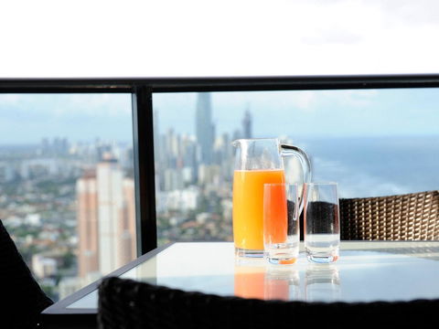 Luxury 3 Bedroom In Heart Of Broadbeach - Holiday Byron Bay 14