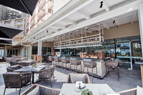 Novotel Cairns Oasis Resort - Holiday Byron Bay 12