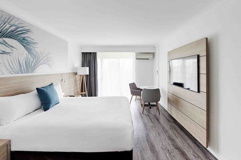 Novotel Cairns Oasis Resort - Holiday Byron Bay 6