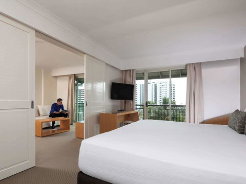 Novotel Cairns Oasis Resort - Holiday Byron Bay 41