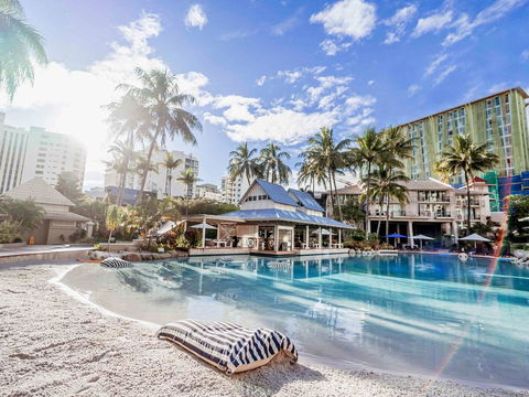 Novotel Cairns Oasis Resort - Holiday Byron Bay 0