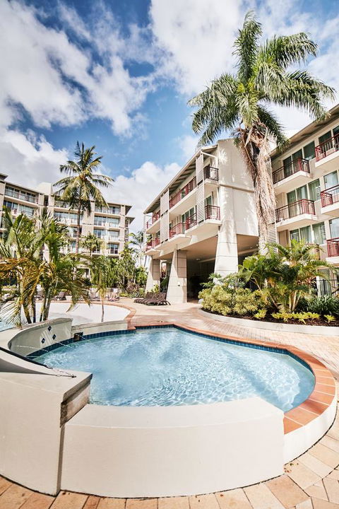 Novotel Cairns Oasis Resort - Holiday Byron Bay 20