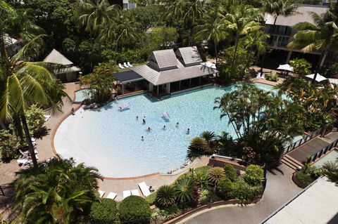 Novotel Cairns Oasis Resort - Holiday Byron Bay 37