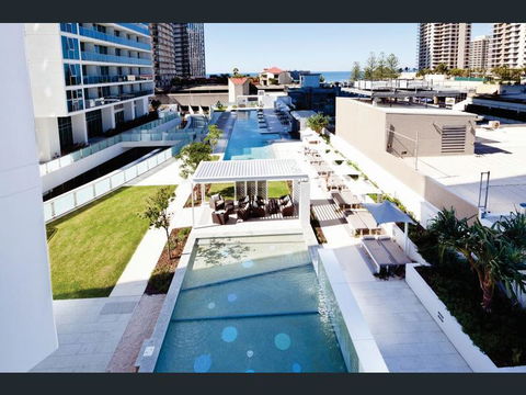 H Star Residences-- Paradise Stayz - Holiday Byron Bay 4