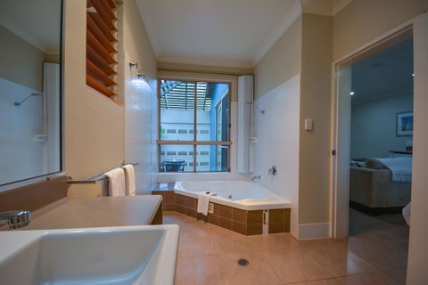 Blue Summit Hideaway - Holiday Byron Bay 23
