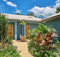 Blue Summit Hideaway - Holiday Byron Bay
