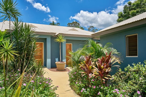 Blue Summit Hideaway - Holiday Byron Bay 0