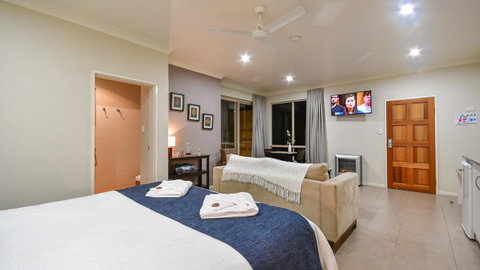 Blue Summit Hideaway - Holiday Byron Bay 17
