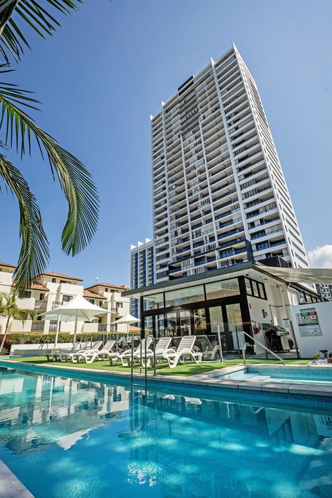 Ultra Broadbeach - Holiday Byron Bay 1