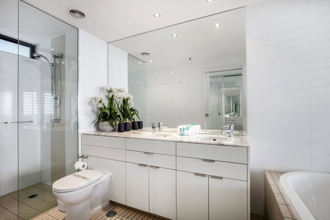 Ultra Broadbeach - Holiday Byron Bay 14