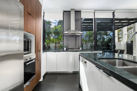 Ultra Broadbeach - Holiday Byron Bay 25