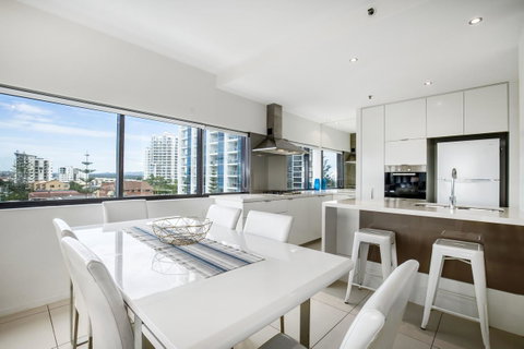 Ultra Broadbeach - Holiday Byron Bay 9