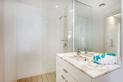 Ultra Broadbeach - Holiday Byron Bay 28