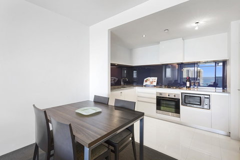 Holiday Holiday Circle On Cavill Apartments - Holiday Byron Bay 17