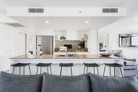 Holiday Holiday Circle On Cavill Apartments - Holiday Byron Bay 9