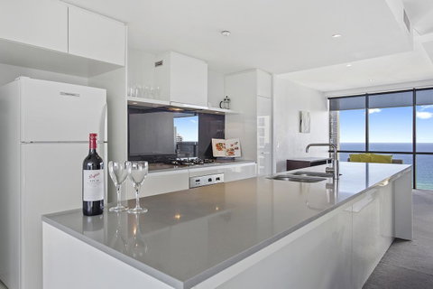Holiday Holiday Circle On Cavill Apartments - Holiday Byron Bay 38