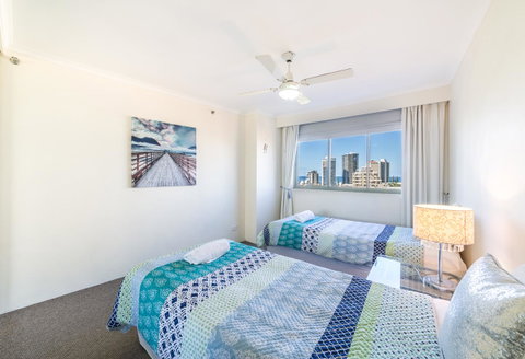 The Meriton Apartments On Main Beach - Holiday Byron Bay 3
