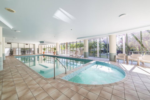 The Meriton Apartments On Main Beach - Holiday Byron Bay 0