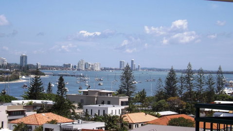 The Meriton Apartments On Main Beach - Holiday Byron Bay 28