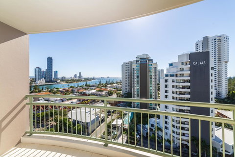 The Meriton Apartments On Main Beach - Holiday Byron Bay 7