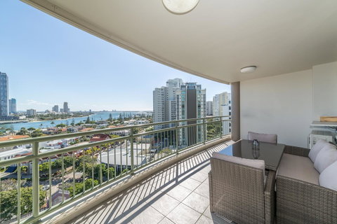 The Meriton Apartments On Main Beach - Holiday Byron Bay 23