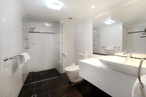 The Meriton Apartments On Main Beach - Holiday Byron Bay 19