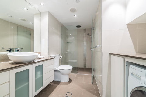 The Meriton Apartments On Main Beach - Holiday Byron Bay 18