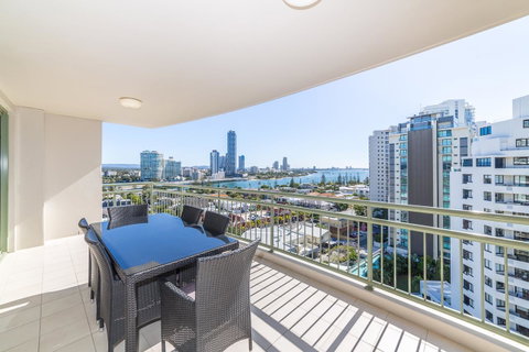 The Meriton Apartments On Main Beach - Holiday Byron Bay 22