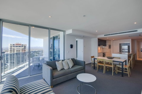Hilton Surfers Paradise Residences - Holiday Byron Bay 6