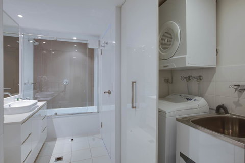 Hilton Surfers Paradise Residences - Holiday Byron Bay 33