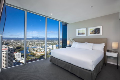 Hilton Surfers Paradise Residences - Holiday Byron Bay 26