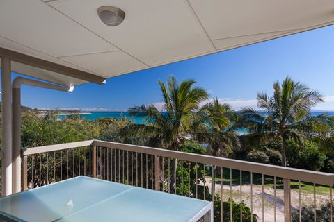 Cylinder Beach Mooloomba Unit 3 - Holiday Byron Bay 0