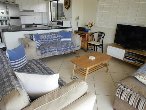 Cylinder Beach Mooloomba Unit 3 - Holiday Byron Bay 4