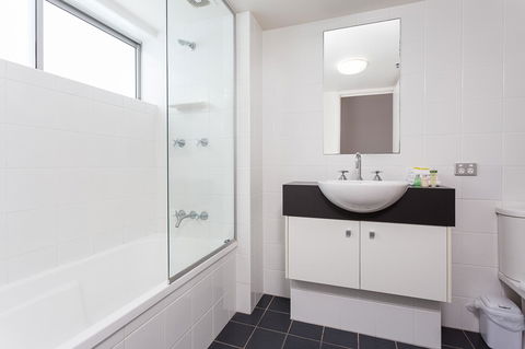 Oxygen Apartments - Holiday Byron Bay 12
