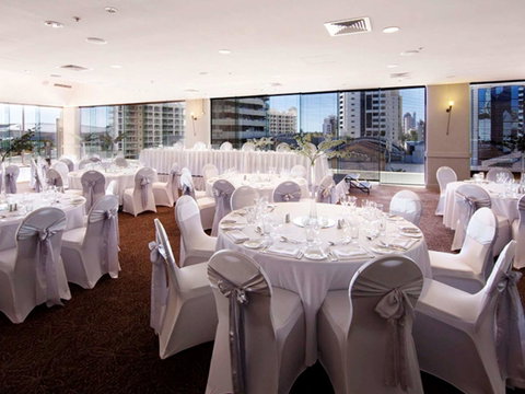 Sofitel Gold Coast Broadbeach - Holiday Byron Bay 36