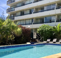 Hi Ho Beach Front Apartments on Broadbeach - Holiday Byron Bay