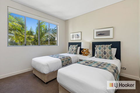 WAVE CULTURE 1204 - BEACH BLISS - Holiday Byron Bay 1