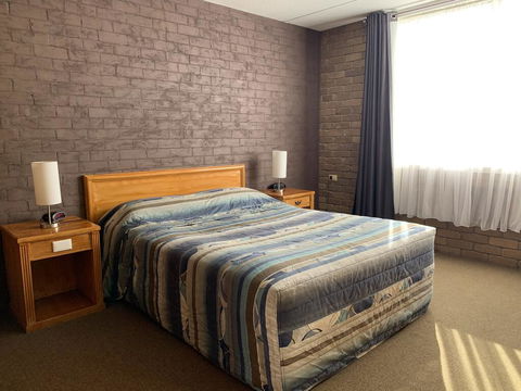 Wedderburn Goldseeker Motel - Holiday Byron Bay 2