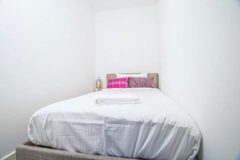 Wentworth Point 2Beds1Study2Bath Brand New APT - Holiday Byron Bay 3