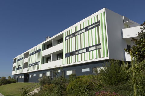 Western Sydney University Village - Campbelltown - Holiday Byron Bay 3
