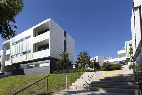 Western Sydney University Village - Campbelltown - Holiday Byron Bay 0