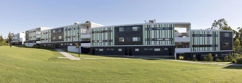 Western Sydney University Village - Campbelltown - Holiday Byron Bay 1